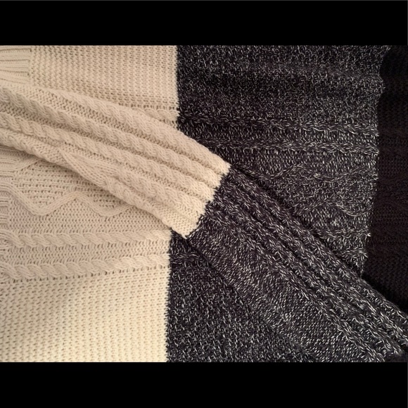 NWOT Colorblock Sweater - Picture 2 of 3